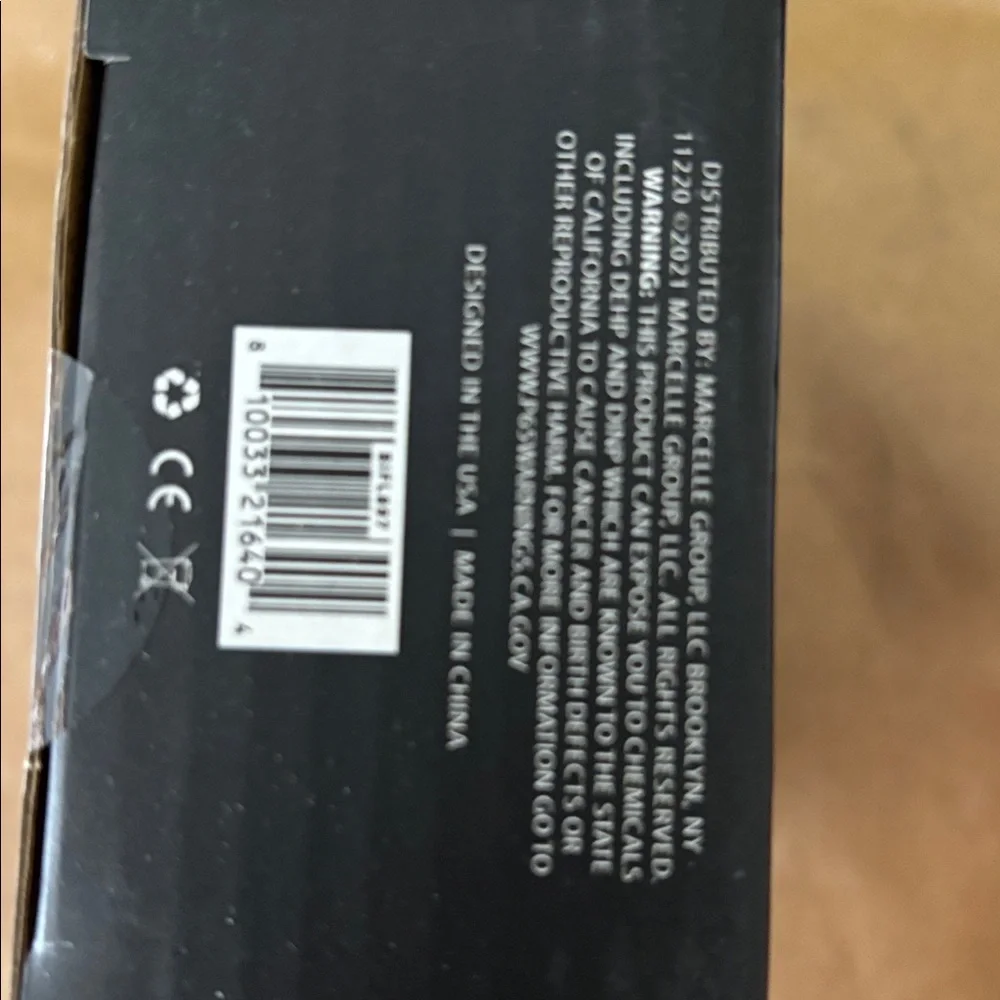 Urban outfitters Color-Changing LED Faucet Light - new in pkg hydropowered. GIFT
